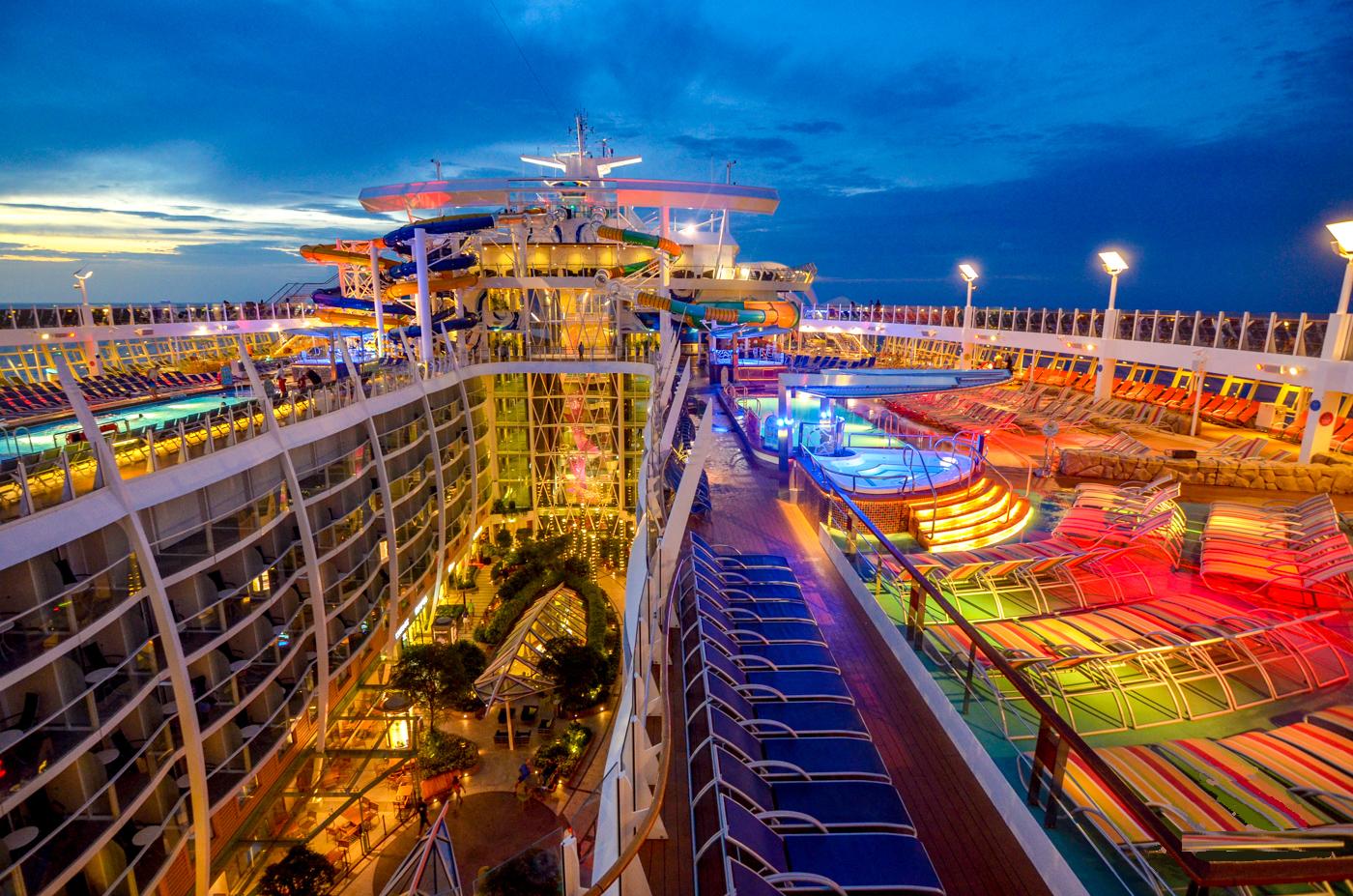 CRUCEROS HARMONY OF THE SEAS BARCELONA CRUCEROS ROYAL CARIBBEAN CRUCEROS HARMONY OF THE SEAS MEDITERRANEO OCCIDENTAL PISCINA CRUCEROS HARMONY OF THE SEAS CRUCEROS VERANO DESDE BARCELONA CRUCEROS BARCELONA CRUISES BARCO MAS GRANDE DEL MUNDO BIGGEST SHIP IN THE WORLD CRUISES CRUCEROS FAMILIARES CRUCERO EN FAMILIA CRUCEROS BCN CRUISES FAMILY CRUISES BARCELONA CRUISES HARMONY CRUISES ROYAL CARIBBEAN CRUISES PISCINAS HARMONY #Harmony #Harmonyoftheseas #Barcelona #BarcelonaCruises #CrucerosBarcelona #CrucerosVerano #Verano #Vacaciones #Family #FamilyCruises #Fun #FunCruises #RoyalCaribbean #FamilyCruises #CrucerosFamiliares #Vacacionesenfamilia #verano #crucerosverano #crucerosprimavera #barcoenorme #gigantedelosmares #grandioso #enorme #tamaño #cruceros #crucero #ofertas #ofertaharmony #descuentoscruceros #ofertasencruceros #HarmonyoftheseasCruises #cruisedeals #cheapcruises #crucerosbaratos #HarmonyBarcelona #crucerosdesdebarcelona #crucerosconniños #crucerosfamilias #vacacionesenfamilia #vacacionesconniños #dreamworks #shrek #fiona #gatoconbotas #crucerosdivertidos #FamilyCruises #CrucerosFamiliares